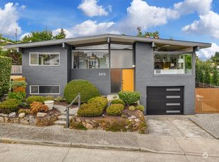 2412 W Lynn Pl, Seattle, WA 98199