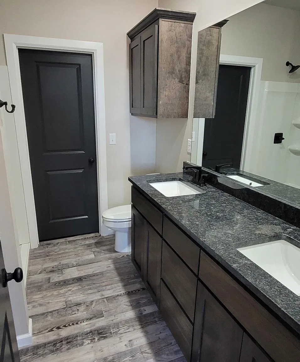 806 Doolittle Dr — Photo 4