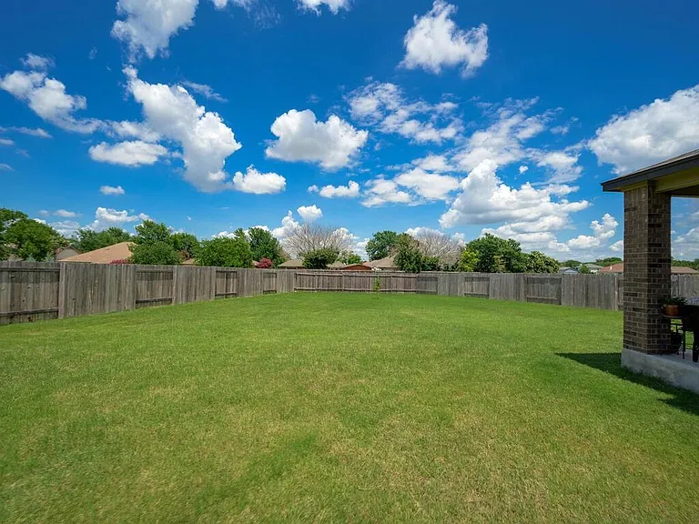1304 Decatur Ct — Photo 31