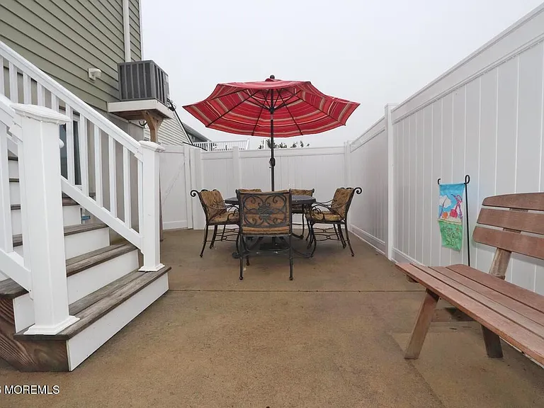 222 Hiering Ave — Photo 18