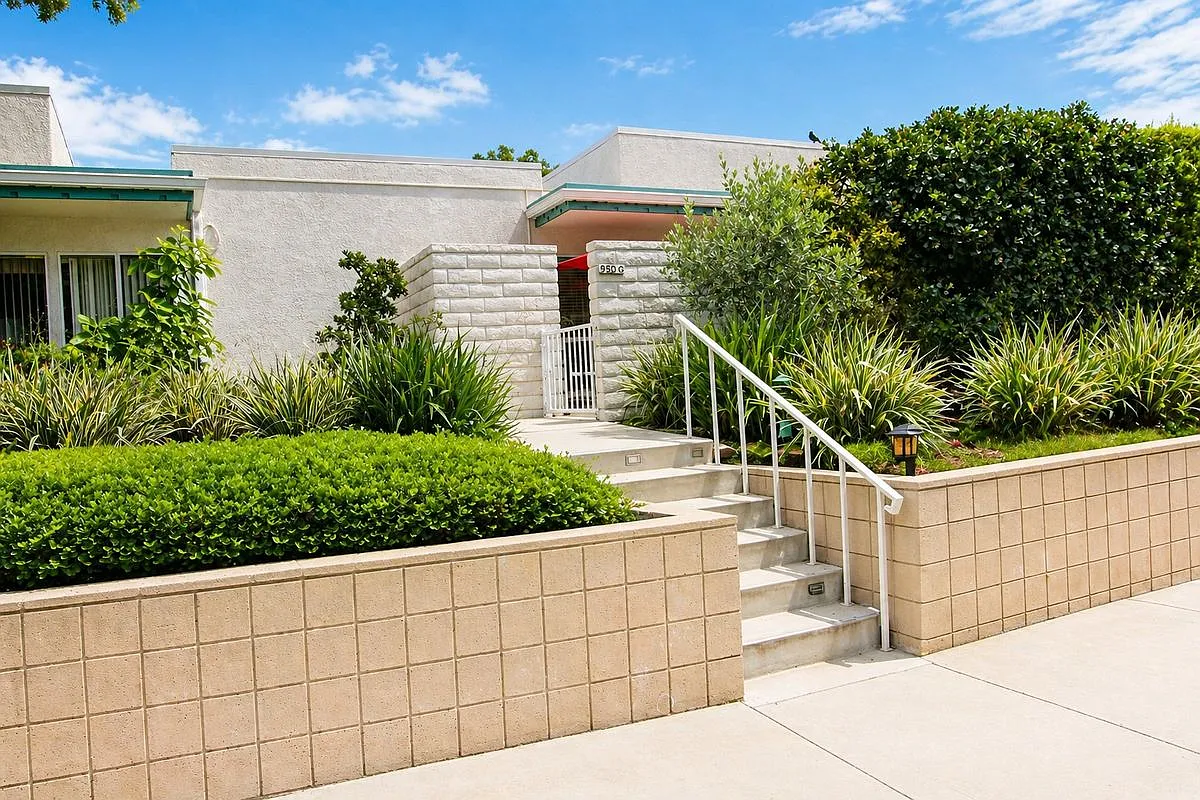 1 bed, 1.0 bath, 675 sqft, $2,995 — Photo 2