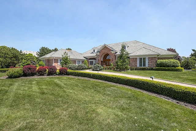337 Trinity Ln photo 1