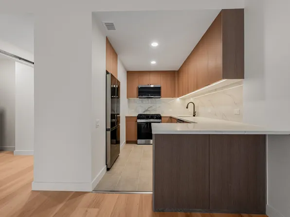 146 West 57th Street image 6 of 35