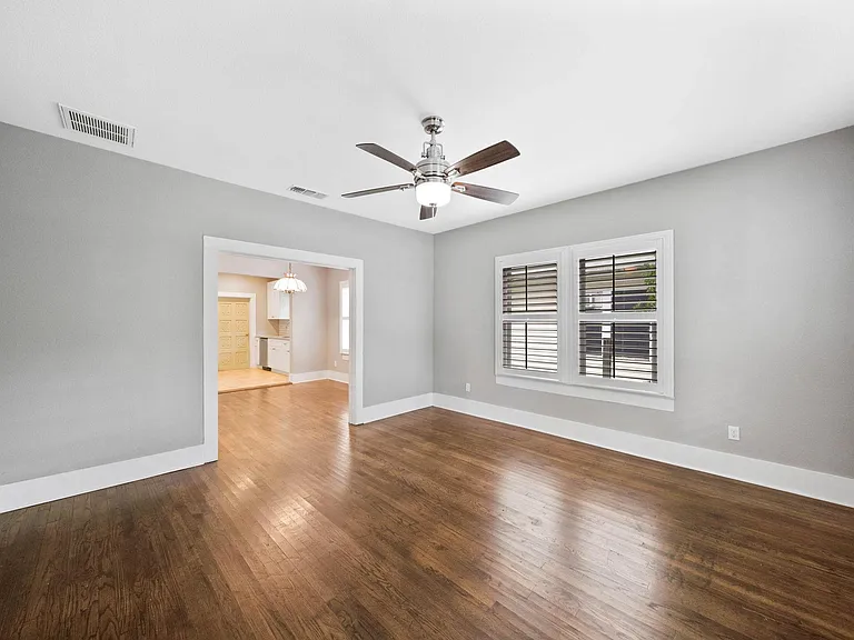 206 W High Ave — Photo 6