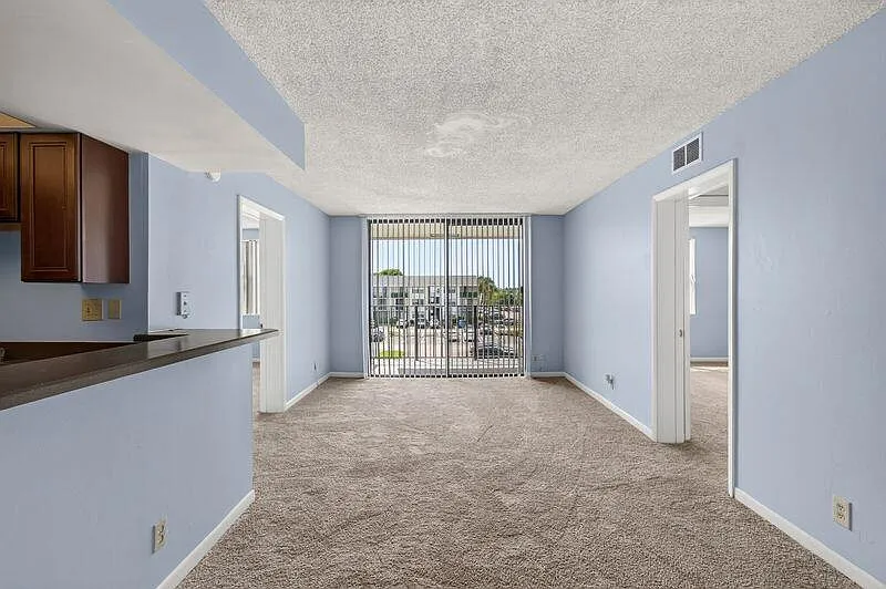 2 bed, 2.0 bath, 728 sqft, $1,750 — Photo 4