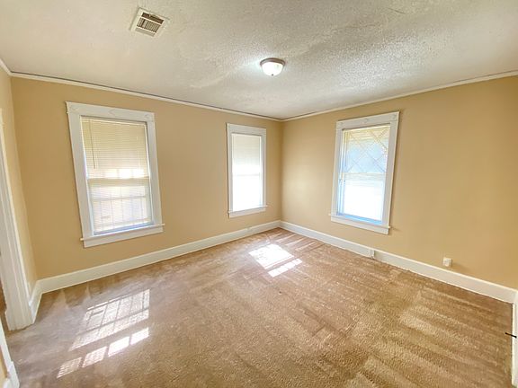 5th image of 864 N Willett St