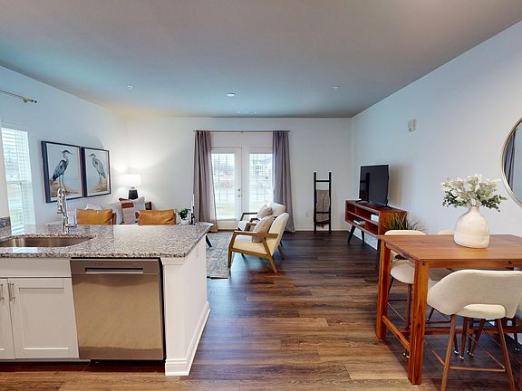 With over 20 layouts to choose from, you can find the perfect amount of space for your new home at Westgate on Third.