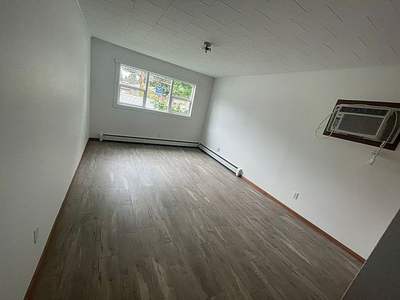 5th image of 1104 Summit Blvd APT 3