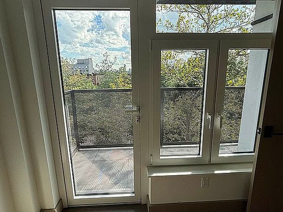 4th image of 225 E 138th St APT 506