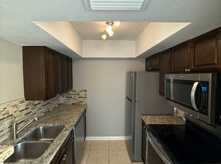 223 Dolphin Point APT 3, Clearwater, FL 33767