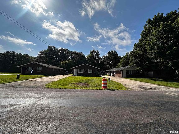 2nd image of 3310-3312 W Sylvan Ln