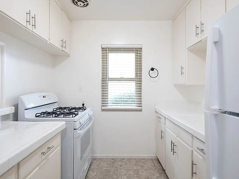 7417 Herschel Avenue — Photo 5
