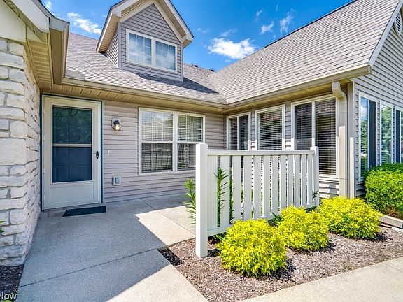 3rd image of 1055 Scottwood Pl NE