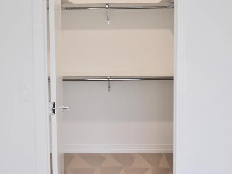 417 S. Barrington Avenue — Photo 13