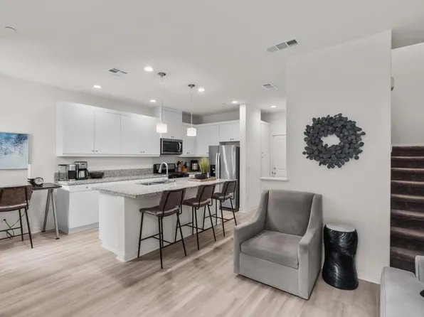 4136 Sitio Flor, Oceanside, CA 92057