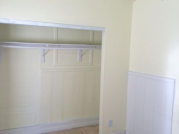4th image of 827 W Mabel Ave Unit C