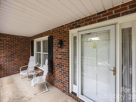 5th image of 11331 Mendora Dr