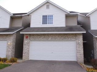 489 Pleasant Ln, Chaska, MN 55318