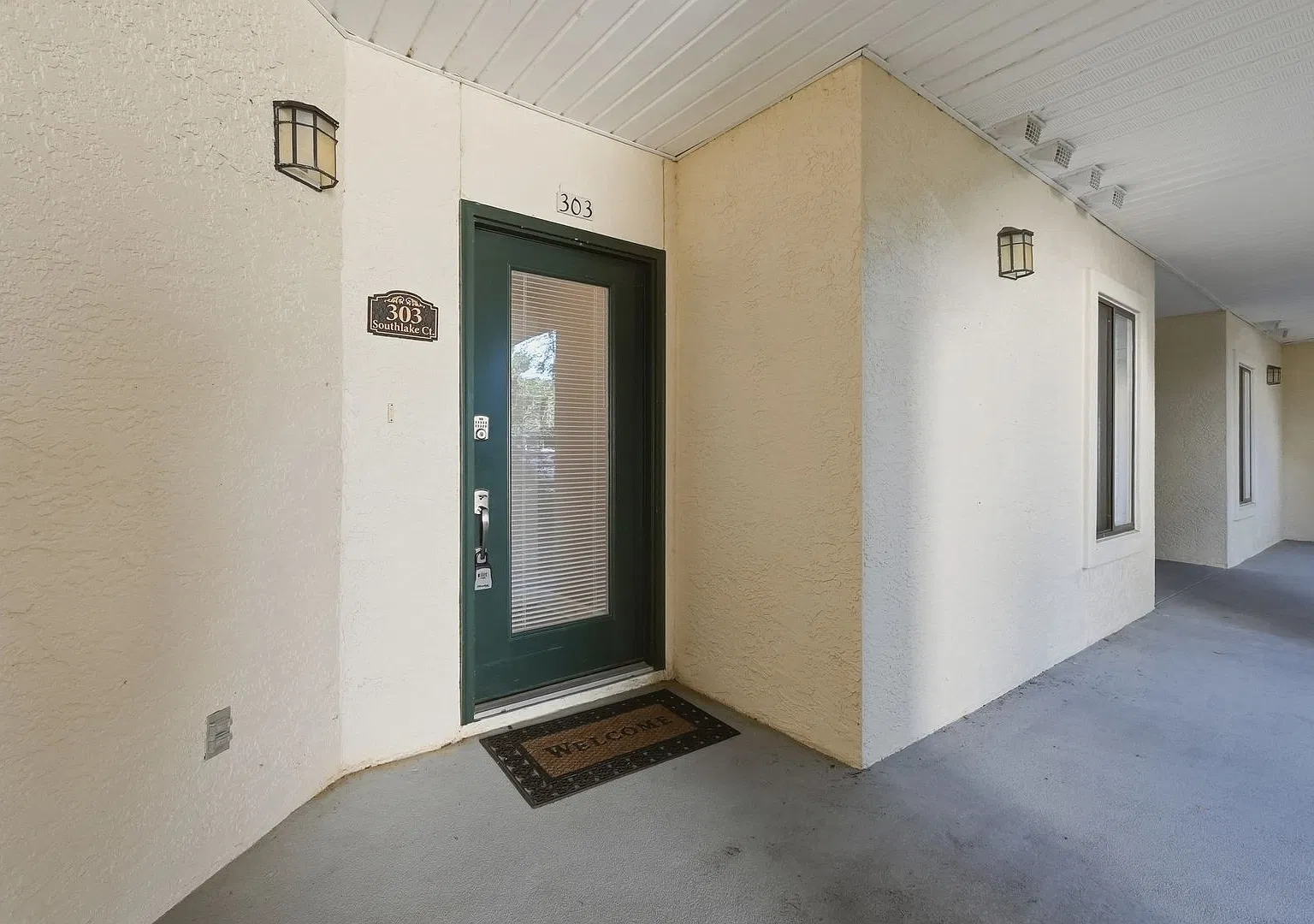 Ground-Floor Condo with Gorgeous Lake Views! — Photo 2