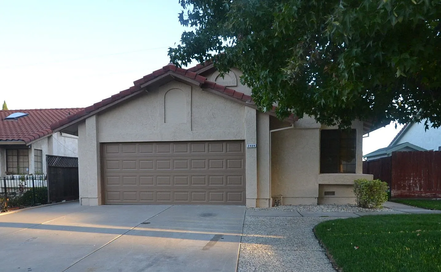 2409 Roca St photo 1