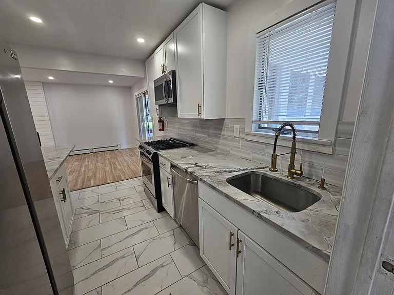 1027 Preakness Ave #1 — Photo 7