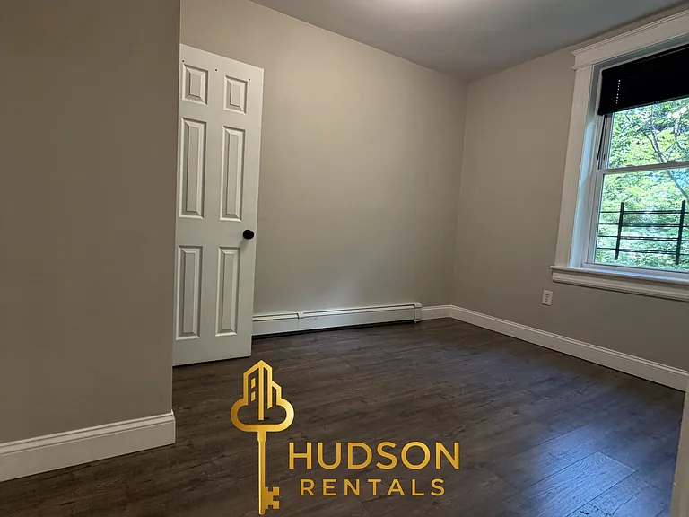 214 Bidwell Ave #2 — Photo 3