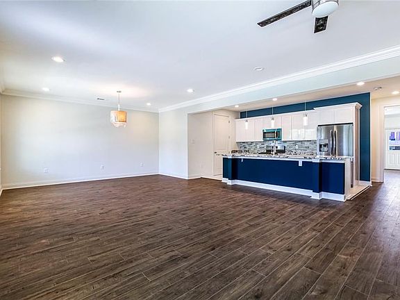 4th image of 2814 Seine Ct