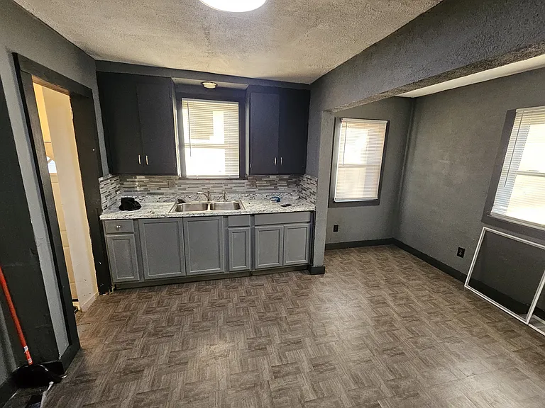 20264 Barlow St — Photo 7