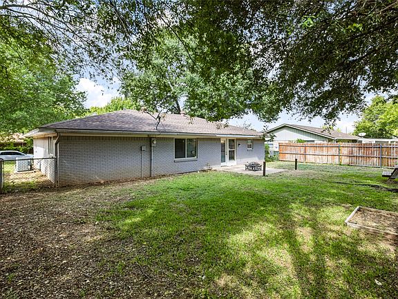 5th image of 1508 Yucca St