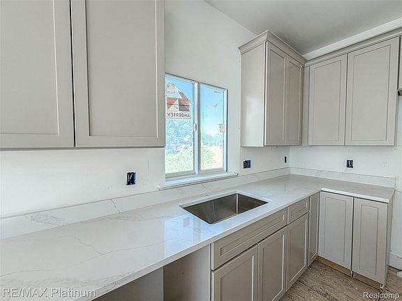 4th image of 4570 Stillmeadow Dr