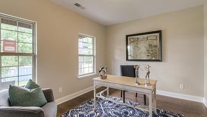 3rd image of 281 Carellton Dr