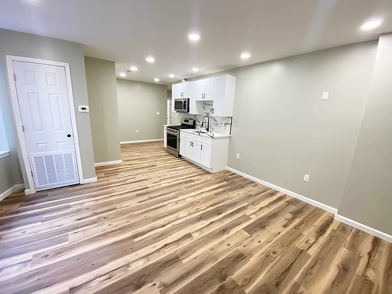1426 W Rockland St #2 — Photo 8