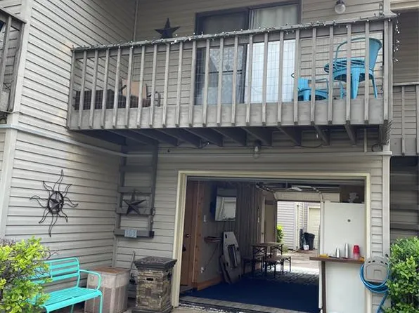 501 Bass Boat Village #103, Huntsville, TX 77320