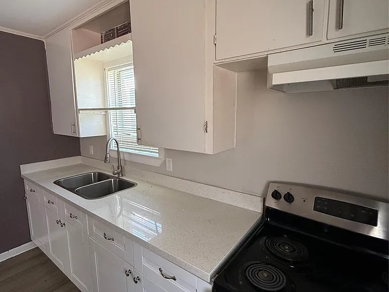 1311 Malvern St — Photo 10