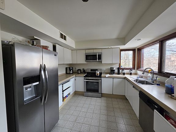 4th image of 354 E Harriet Ave #2