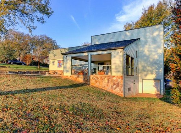5th image of 3709 Rivertrace Ln