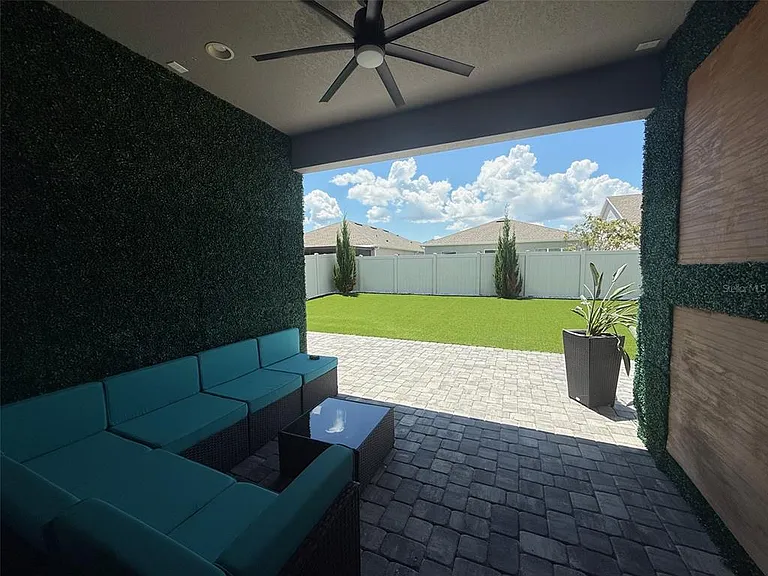 2074 Brillante Dr — Photo 17