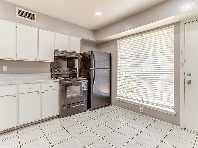 Vista Buena Apartments — Photo 15
