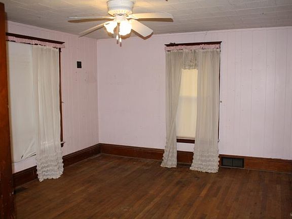 5th image of 6861 Walter St