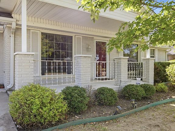 5th image of 620 Ann Ave