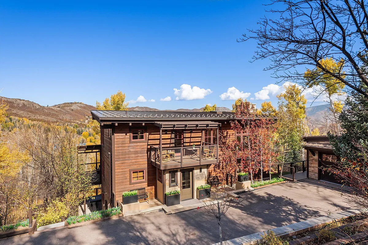 Building Photo - 71 N Ridge Ln