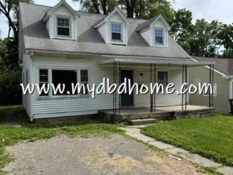 3431 Raymond St — Photo 1
