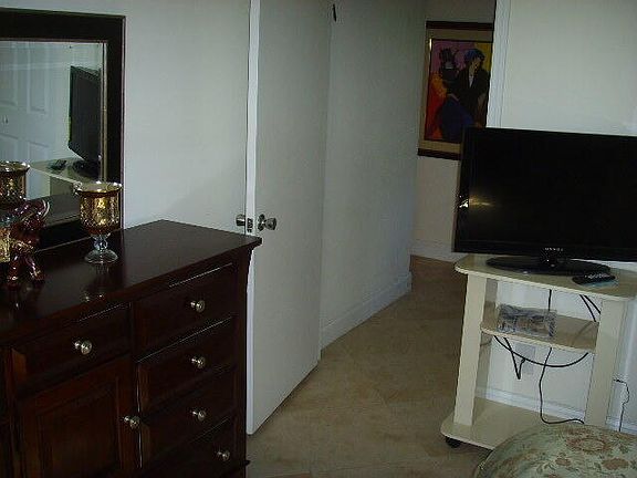 5th image of 14 Willowbrook Lane #108