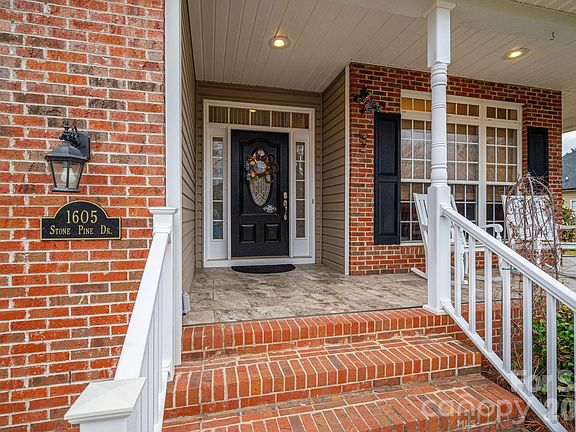 3rd image of 1605 Stone Pine Dr #7