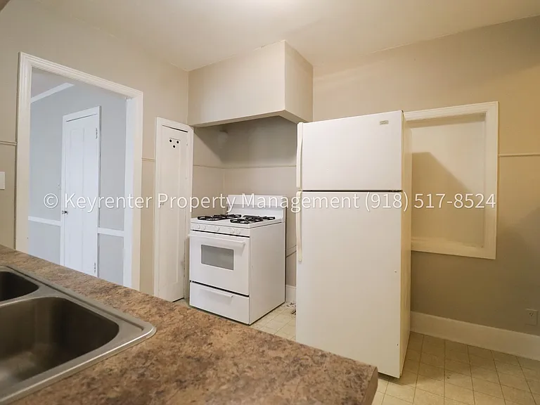 1626 S Indianapolis Ave — Photo 15