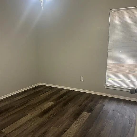 21006 Bridgeview Cir — Photo 17