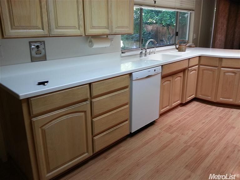 1st image of 1827 Edgewood Dr