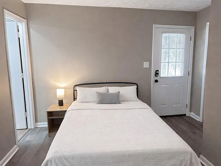 3674 Riverchase Ter — Photo 4