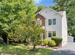 1431 Lawndale Rd, Havertown, PA 19083