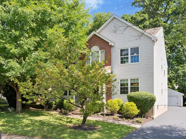 1431 Lawndale Rd, Havertown, PA 19083